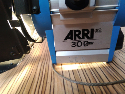 Arri Plus 300 Watt Fresnel Tungsten Light w/ Barn Doors
