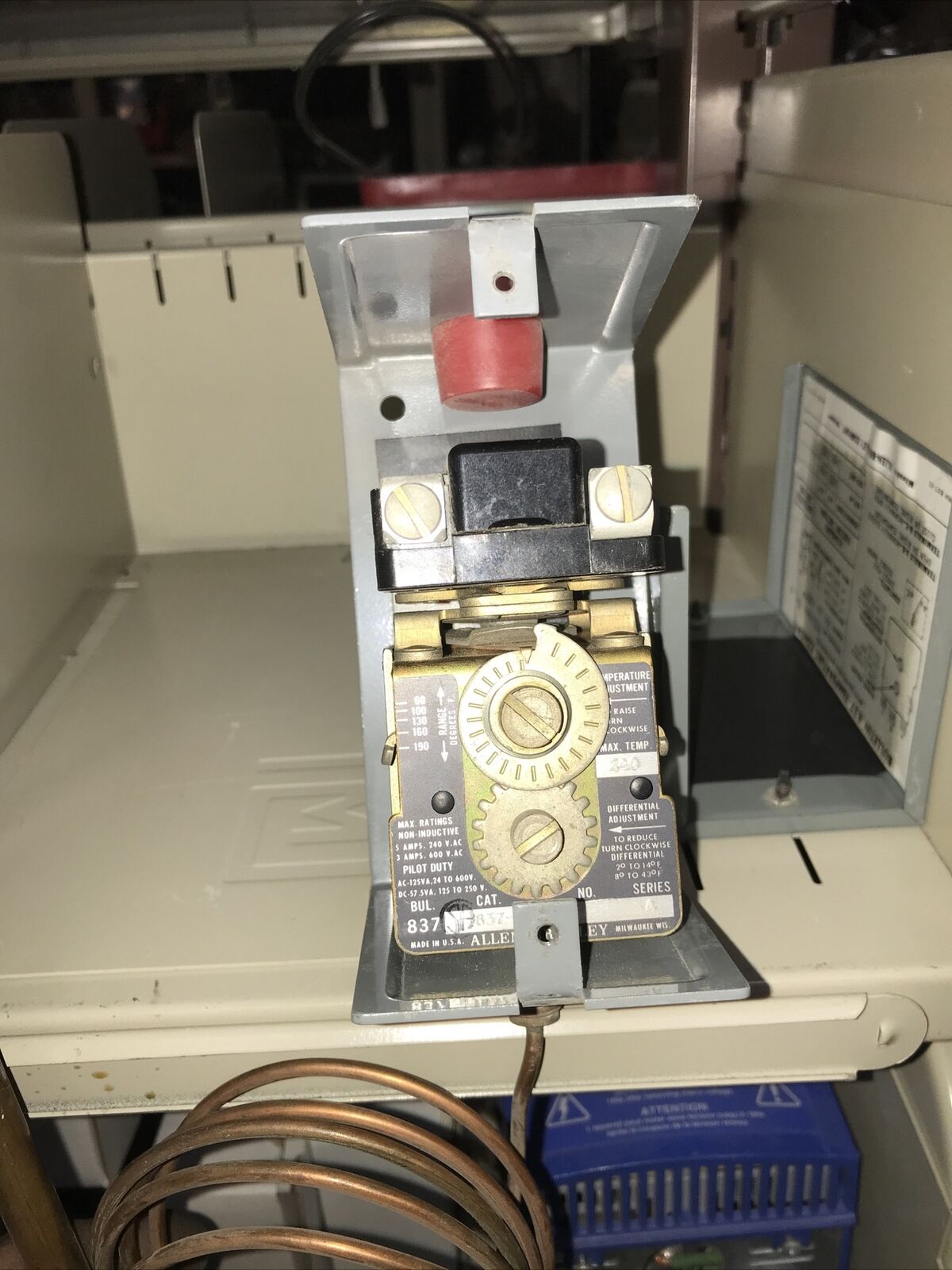 Allen-Bradley Bulletin 837 -A4A Temperature Switch