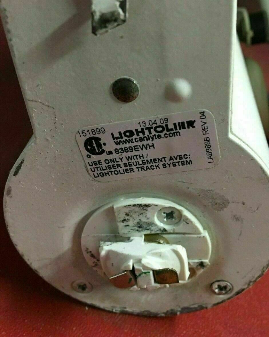 LOT:50 PHILIPS LIGHTOLIER HID 100W 3K WASH WITH 8389EWH