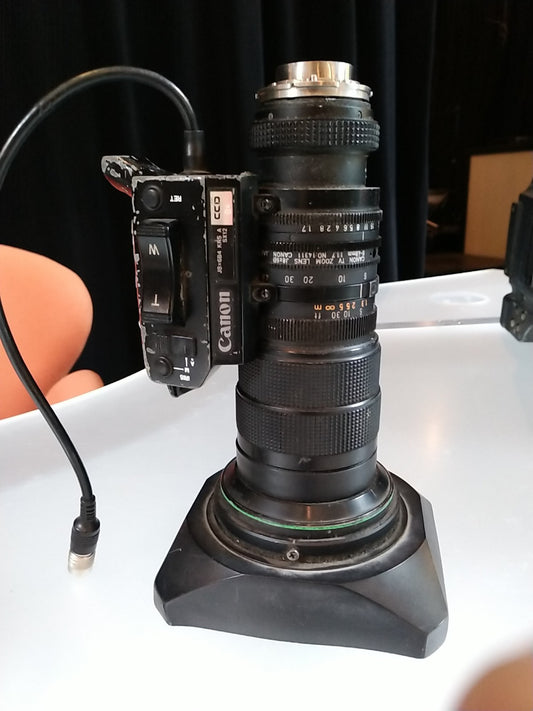 Canon j8x6 B4 IRS sx12 broadcast wide angle. Zoom TV 6–48 mm, ouverture 1:1.7). 