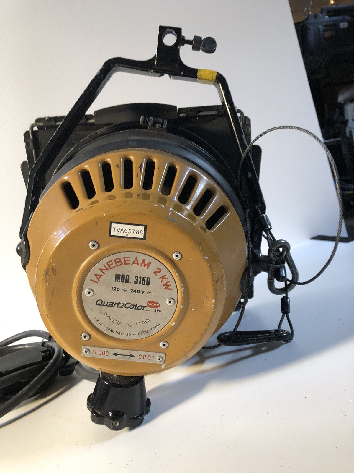 Quartz Color Ianebeam strand lighting 2kw blonde mod.3150