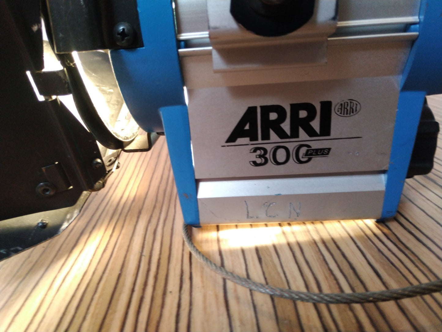 Arri Plus 300 Watt Fresnel Tungsten Light w/ Barn Doors
