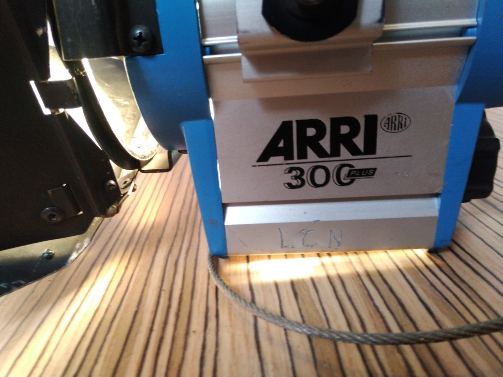 Arri Plus 300 Watt Fresnel Tungsten Light w/ Barn Doors
