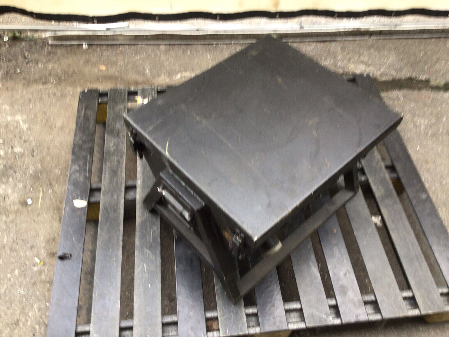 Military Power Distribution Box M40 A/P 3 PHASE 120/208V 40 AMP/PH (PDISE)