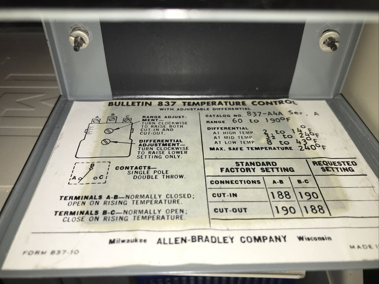 Allen-Bradley Bulletin 837 -A4A Temperature Switch