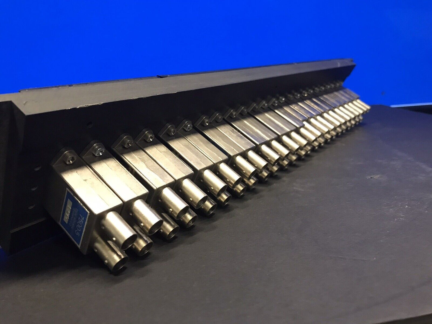 AVP 2X24 Normal Through Video Patch Panel J214WT-75