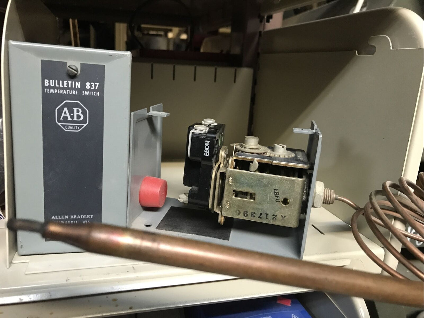 Allen-Bradley Bulletin 837 -A4A Temperature Switch