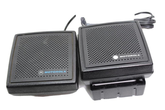 Lot Of 2 MOTOROLA HSN4031B, 7.5W External Speaker Mobile W/ Bracket