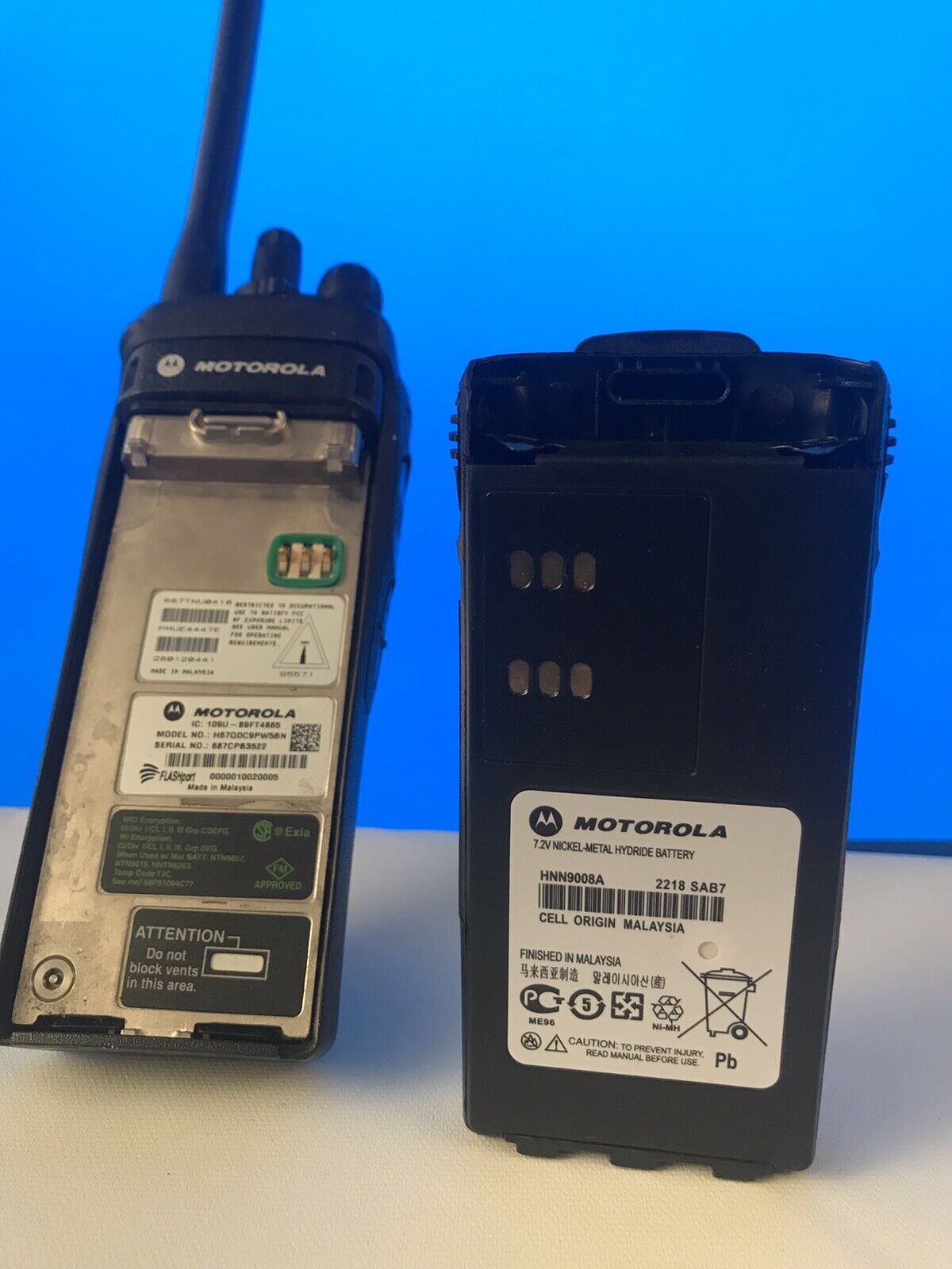 Motorola MT1500 UHF 48 Channel 380-470MHz Radio H67QDC9PW5BN With New Battery